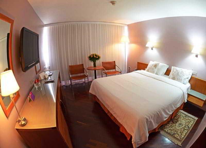 Hotel Paseo De Las Mercedes Caracas Eksteriør bilde